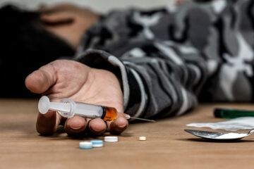 What are the health effects of a drug overdose?